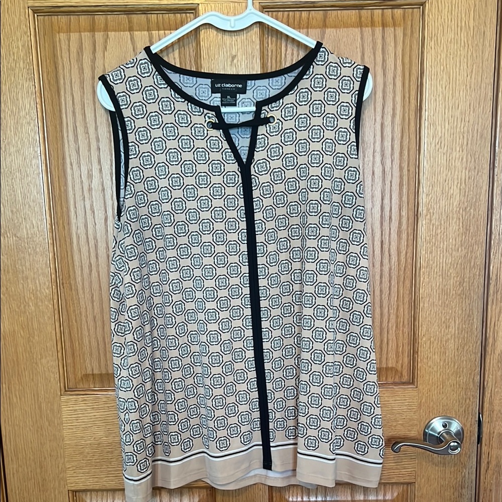 Liz Claiborne Tan and Black Tunic